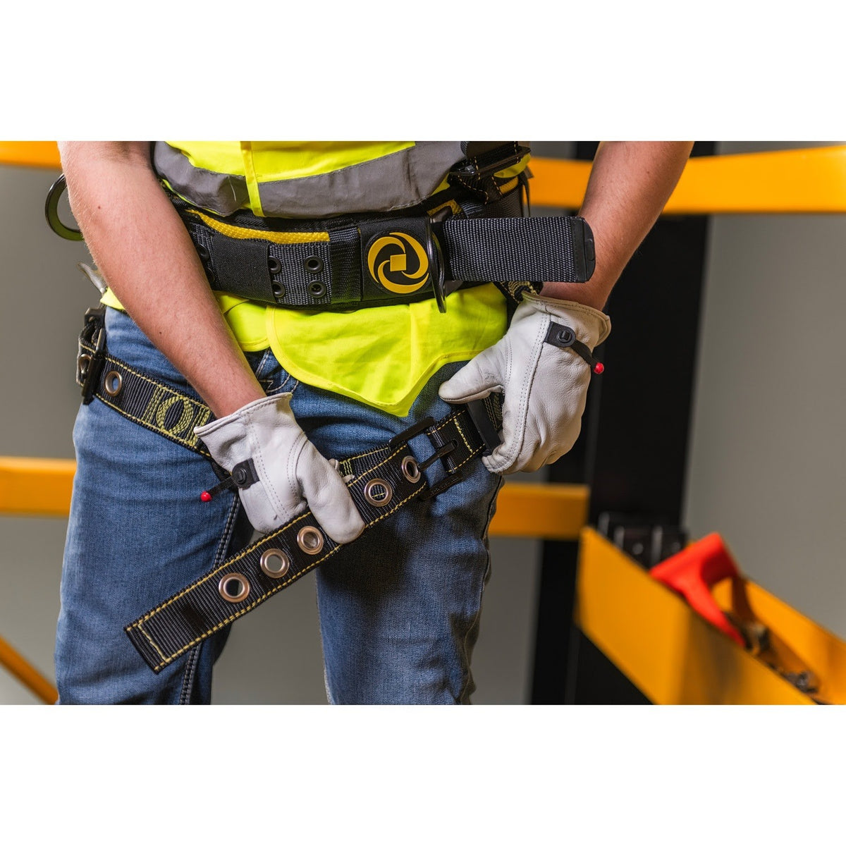 Guardian 21029 Cyclone Full-Body Harness with Side D-Rings and Waist Pad Size Small (1 Each) - 7